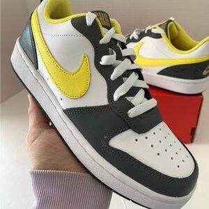 Nike Court Borough Low 2 SE (GS) Sz 4.5 Y/ 6 Women DO6688 100